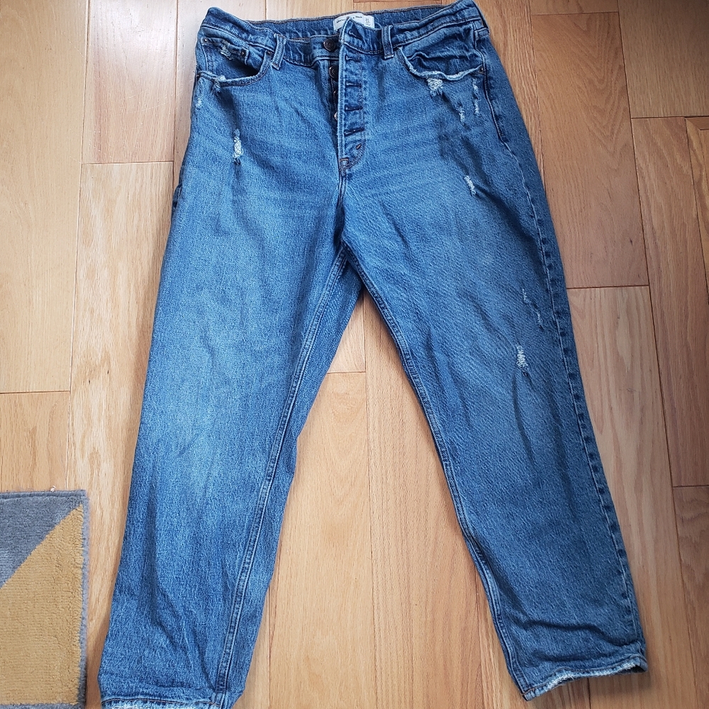 Abercrombie & Fitch women’s Jean size 12R/31 The Mom High Rise distressed